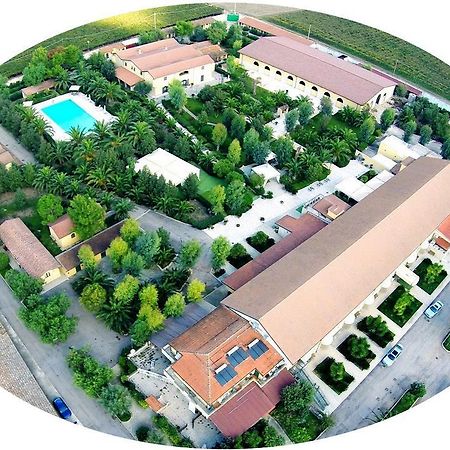 Hotel Tenuta San Francesco Barletta Bagian luar foto