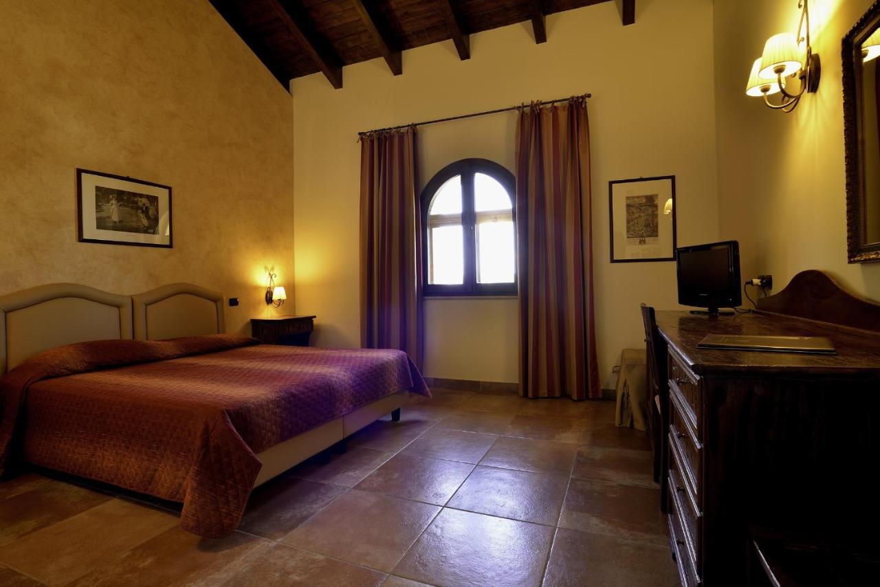Hotel Tenuta San Francesco Barletta Bagian luar foto