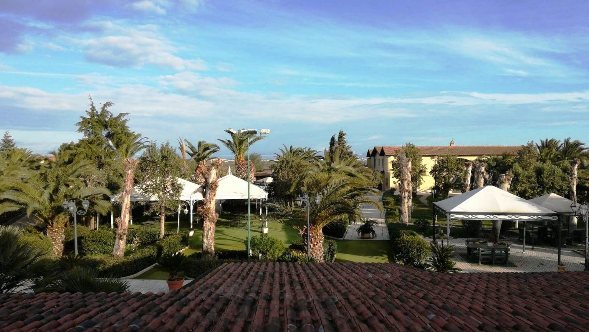 Hotel Tenuta San Francesco Barletta Bagian luar foto
