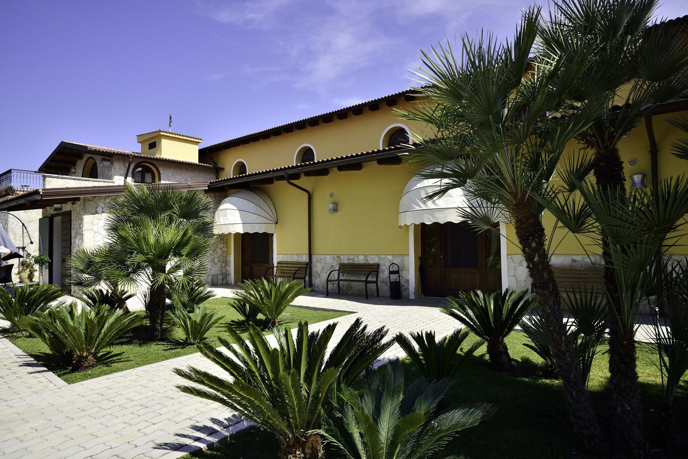 Hotel Tenuta San Francesco Barletta Bagian luar foto