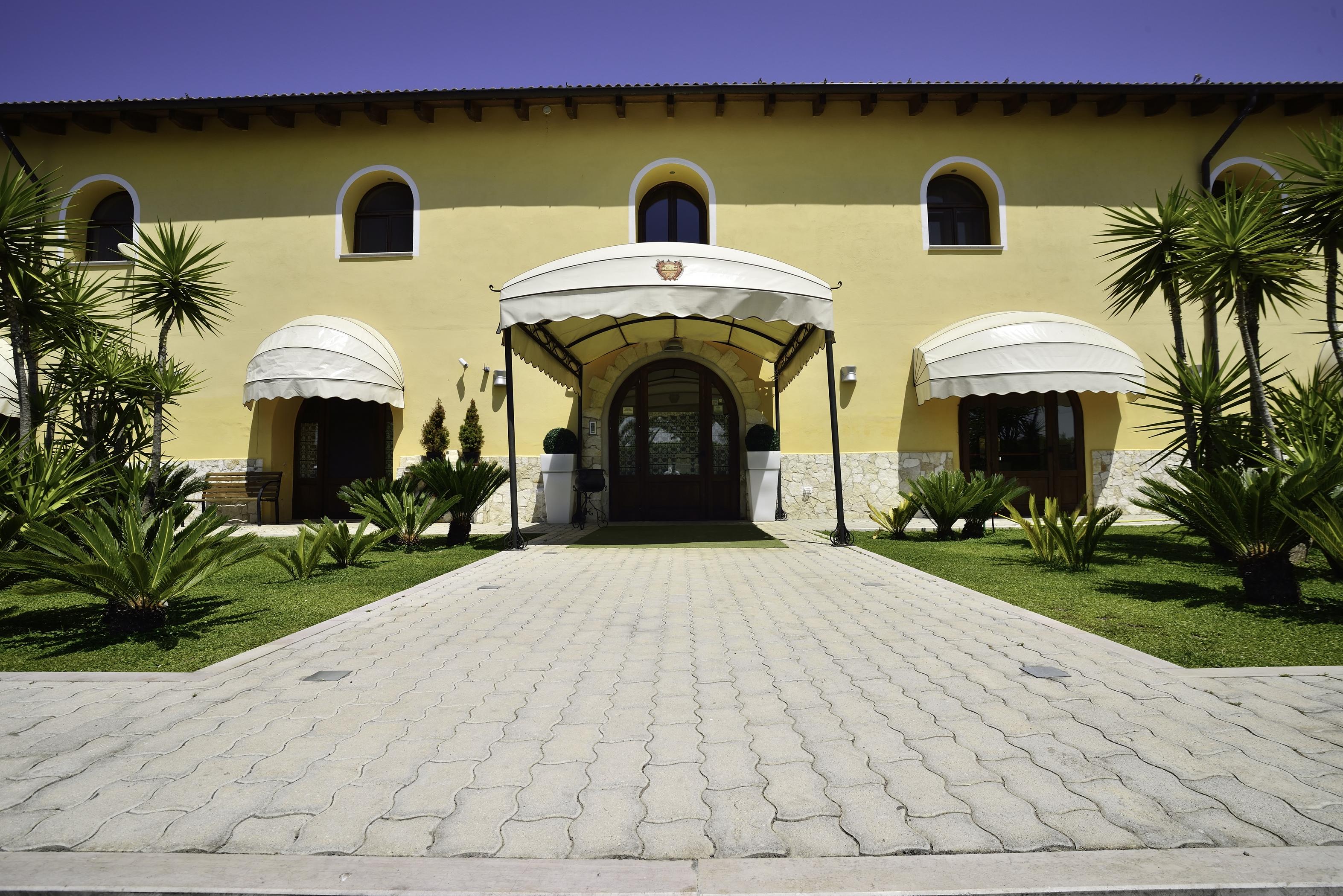 Hotel Tenuta San Francesco Barletta Bagian luar foto