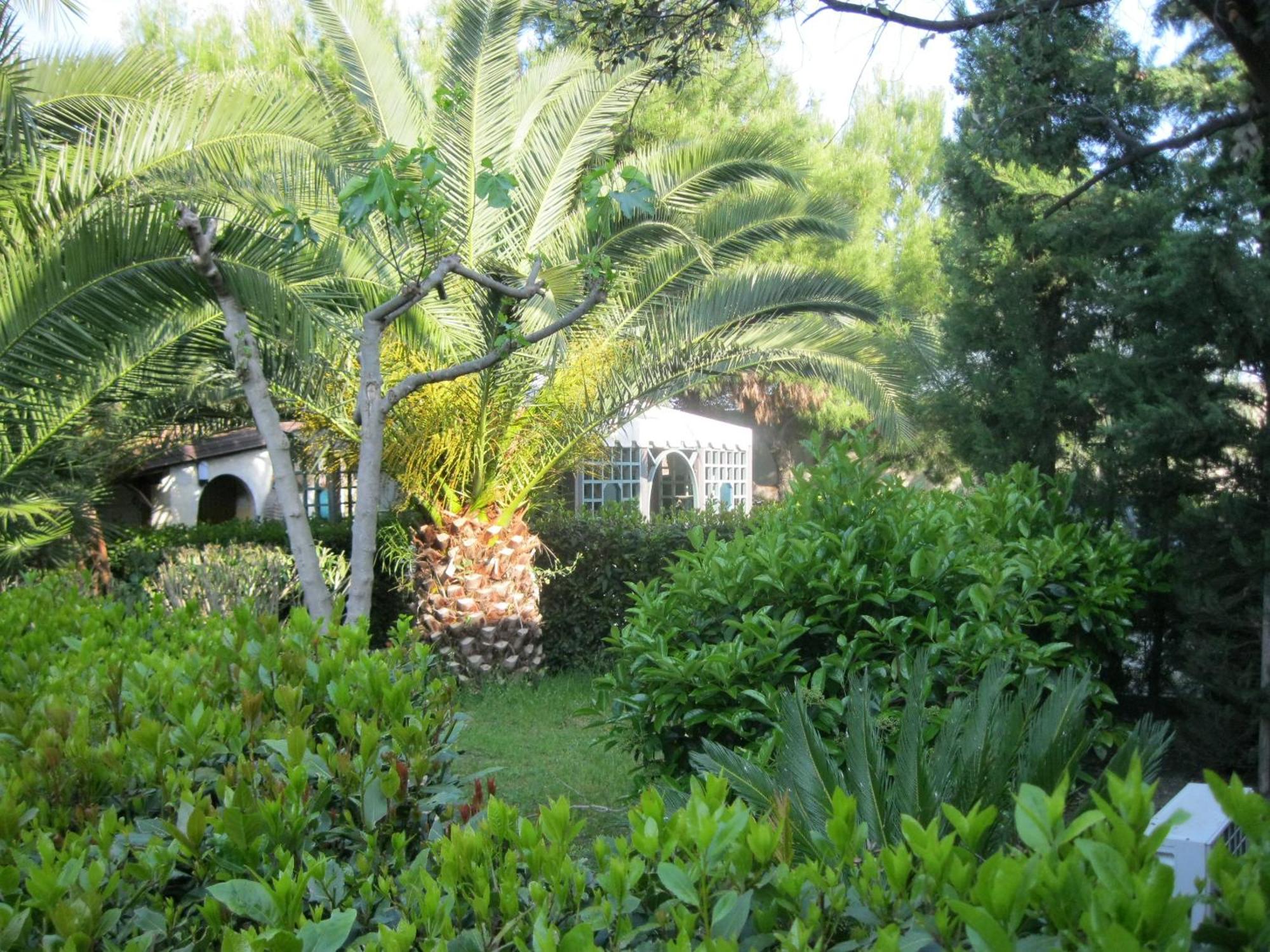 Hotel Tenuta San Francesco Barletta Bagian luar foto